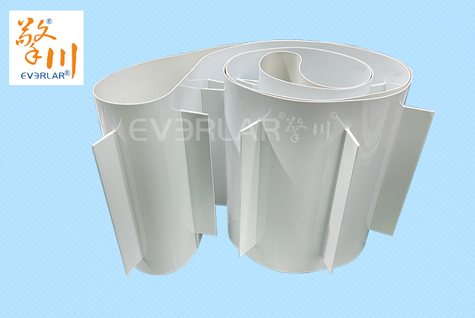 白色PU食品級輸送帶加擋板耐磨耐油食品包裝電子分揀線提升機(jī)皮帶定制